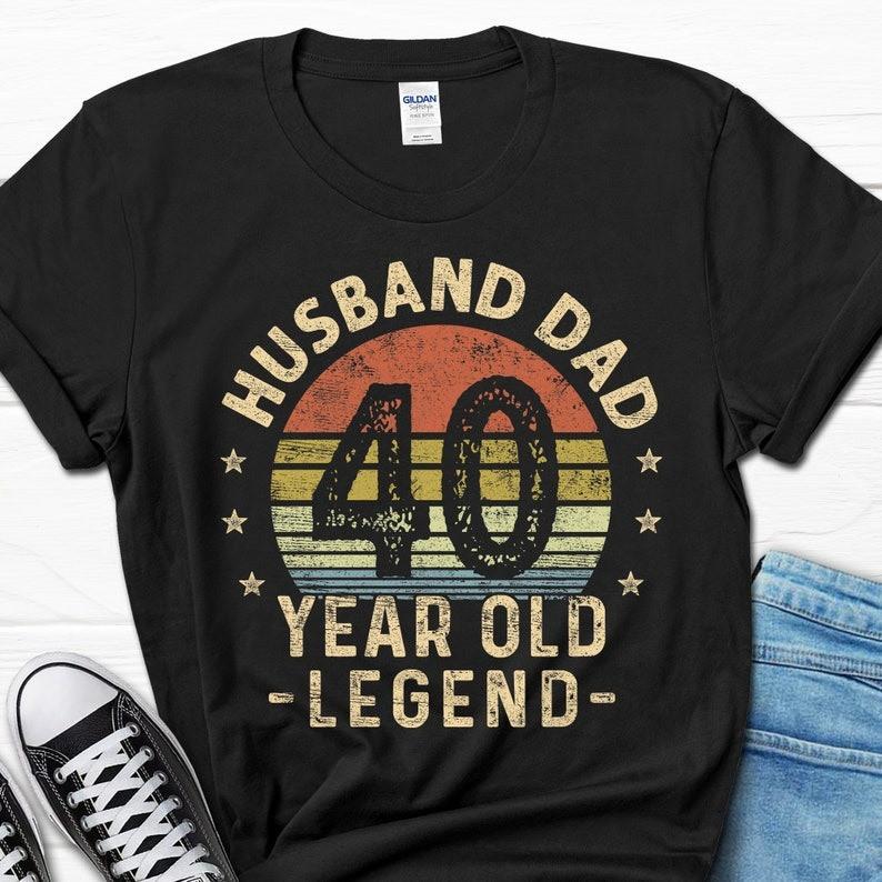 2025/Husband Dad 40 Year Old Legend Retro Shirt, 40th Birthday T-shirt for Him, Unisex T-Shirt XXL