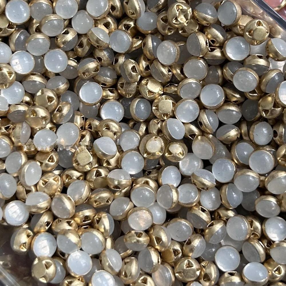 100 Stück 5 mm superkleine Knöpfe goldfarben Zinklegierung runde Schaftknöpfe DIY Handarbeit Puppenzubehör