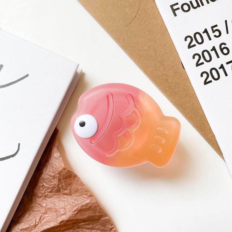 

Three Dimensional Small Fish Phone Airbag Bracket With Contrasting Colors Cute Back Sticker Stretchable Niche Creative Ring Buckle Adhesive