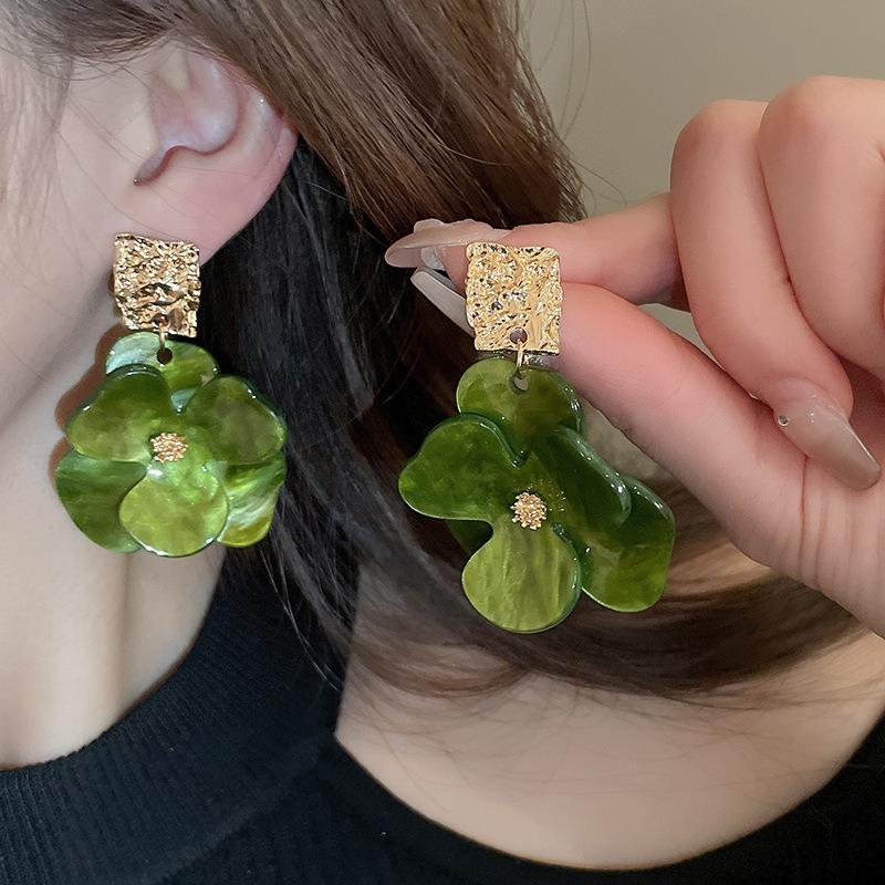 Tide Metal Fringed Earrings, High-end Temperament, Long Stud Earrings, Women's Exaggerated Earrings.