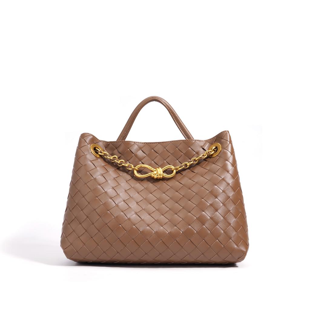 The Woven Leather Metal Rope Buckle Single-shoulder Bag Is Fashionable, Trendy and Niche, Suitable for Street Commuting