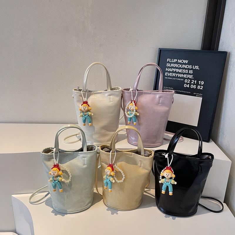 Beliebte kleine Tasche Damen Sommer vielseitig 2025 neu einfache und beliebte Umhängetasche koreanische Version lässige Bucket Bag