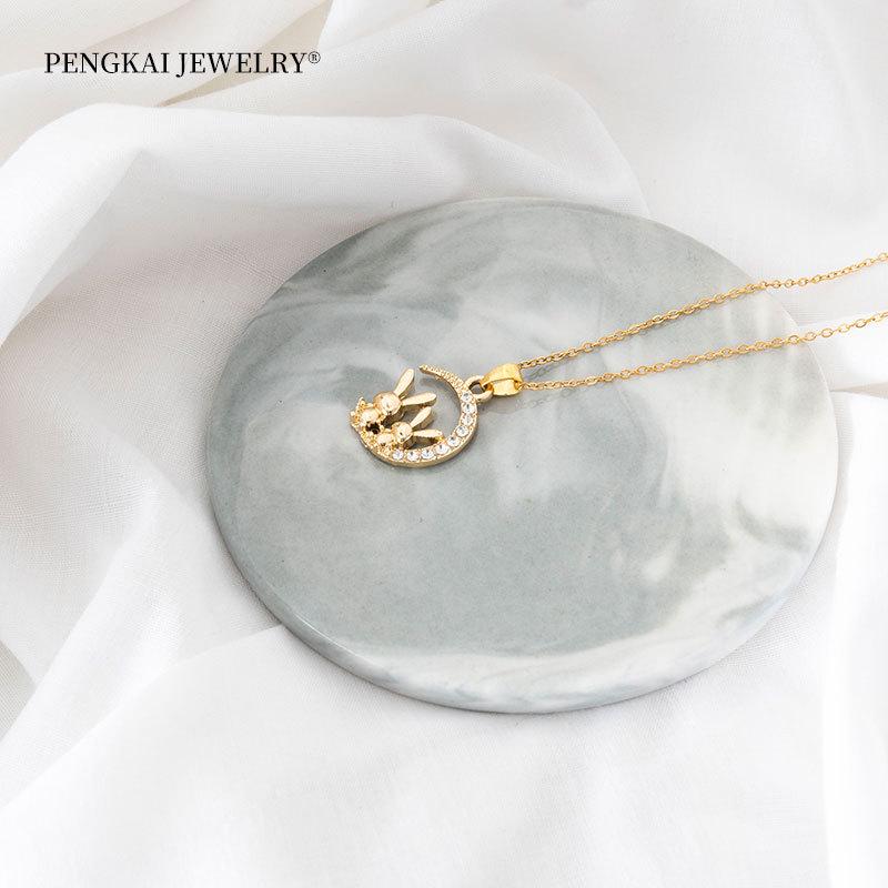 Women's Versatile Titanium Steel Cross Clavicle Necklace - Light Luxury Alloy Pendant