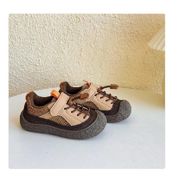 

Baby shoes, new spring children s shoes, fashionable and lightweight, casual shoes for boys and girls, outdoor closed-toe hiking shoes 22 коричневый