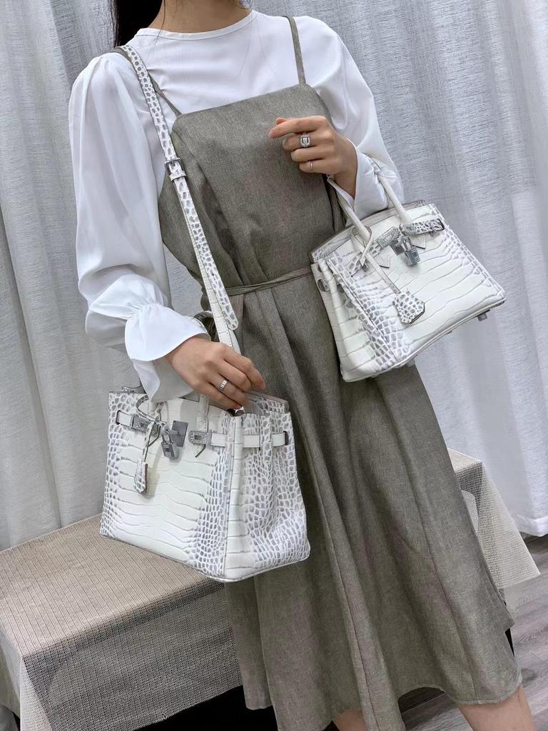 Retro Crocodile Crossbody Handbag with Diamond Buckle for Women