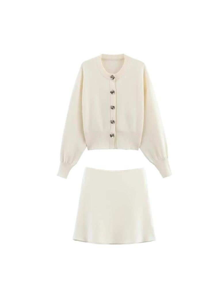 Damski Waniliowo-Niebieski Sweter Dzianinowy na Guziki i Spódnica Kopertowa - Kolekcja Wiosna/Lato 2025