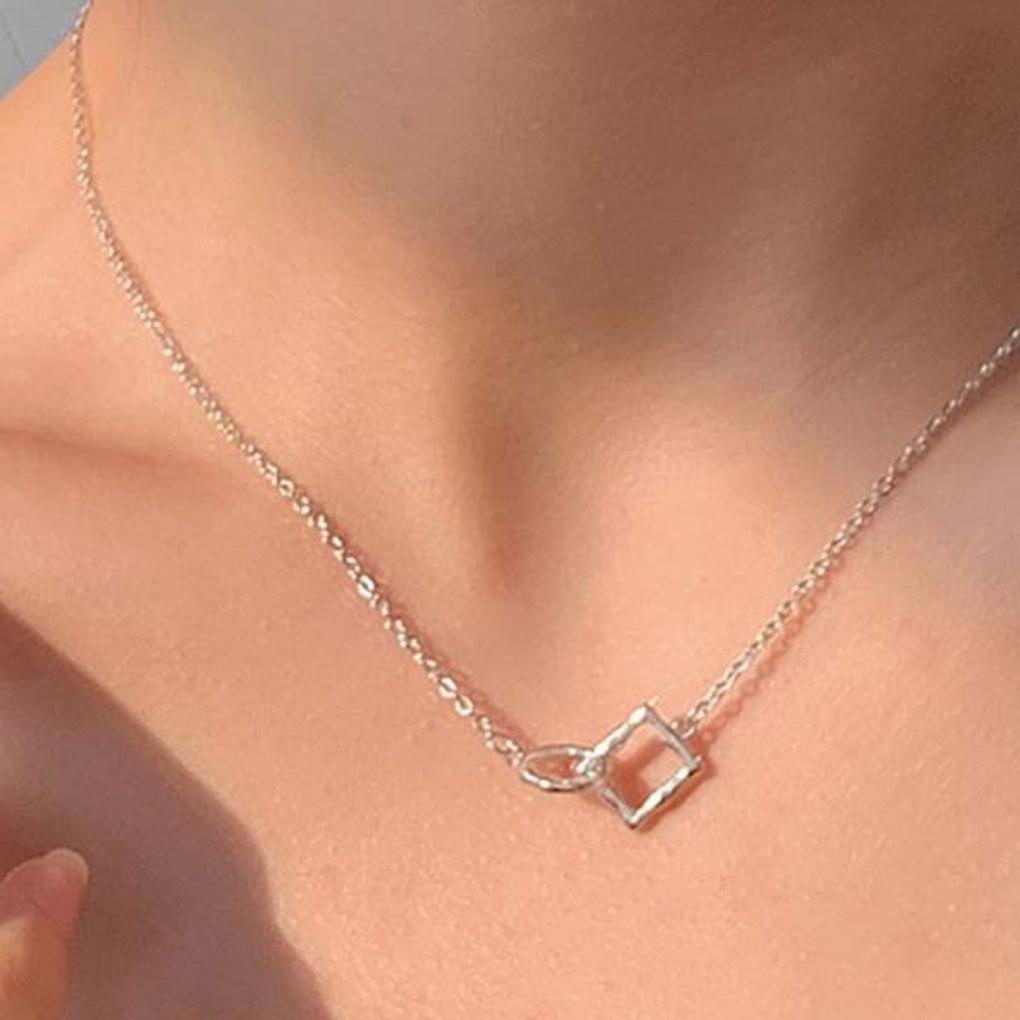 Damen Alltags-Wellen-Quadratring-Halskette (2 Farben)