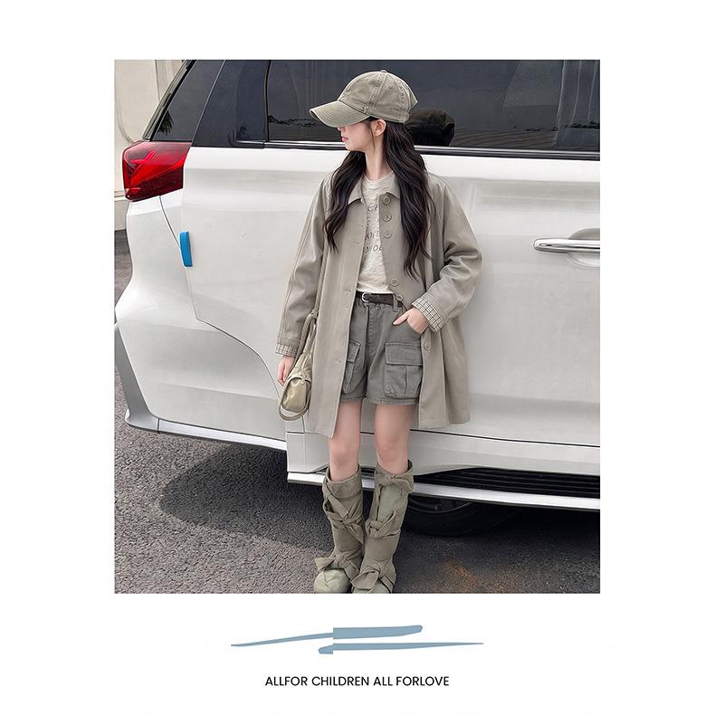 2026 Autumn Girls' Plaid Patchwork Windbreaker: British Style Mid-Length Coat for Junior High Students