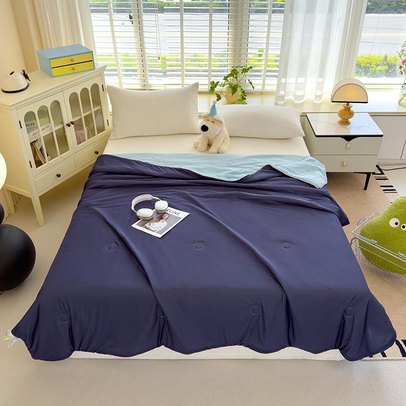 2025 new cool silk summer air conditioner quilt summer cool quilt student dormitory thin cover quilt machine washable 150cmx200cm 1pcs
