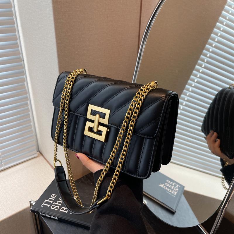 

Сумка-цепочка женская 2024 новый нишевый дизайн высококачественная сумка-мессенджер через плечо популярная маленькая квадратная сумка чёрный