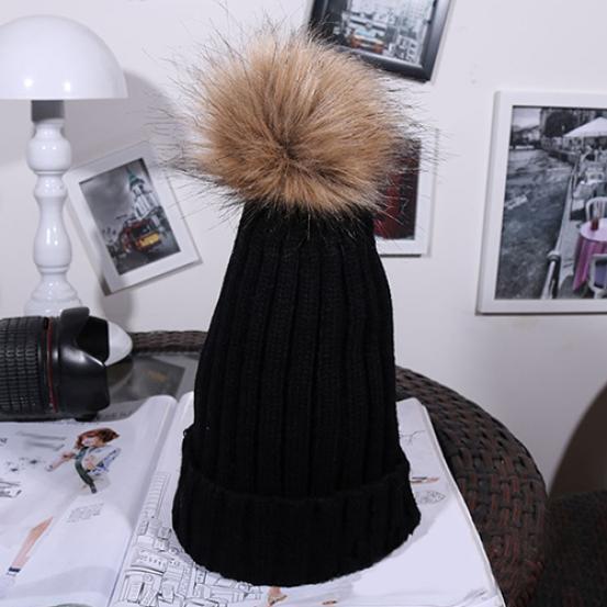 Fuzzy Ball Crochet Knitted Hat Hemming 