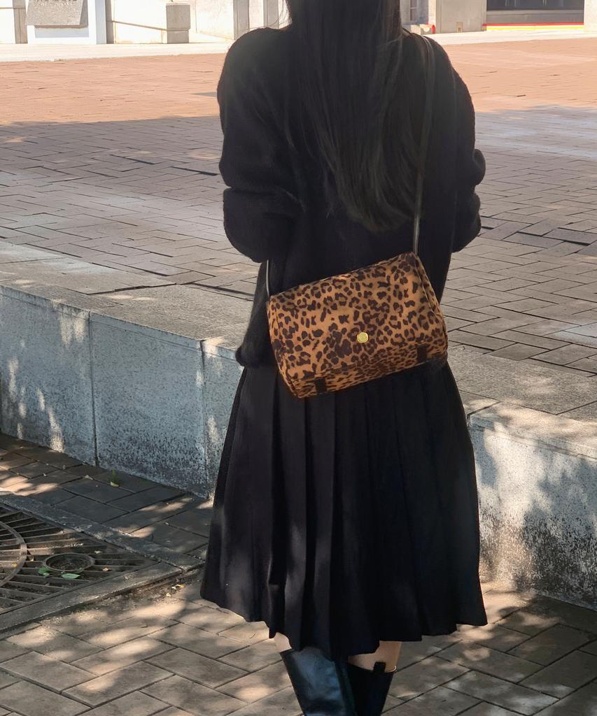 Tooamo Bella Suede Box Bag Leopard