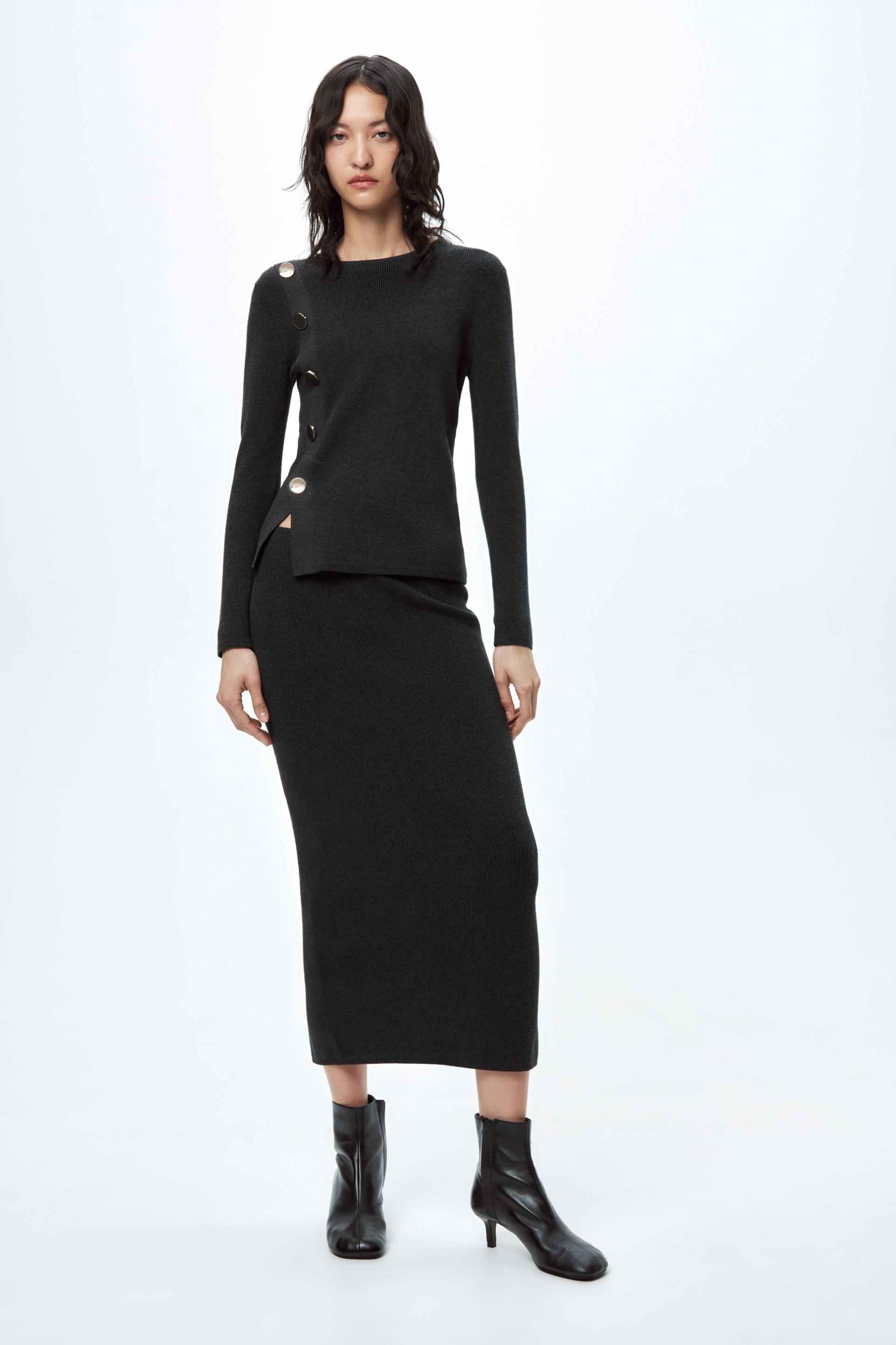 

ТРИКОТАЖНЫЙ ТОП С ОТКРЫТОЙ СПИНКОЙ