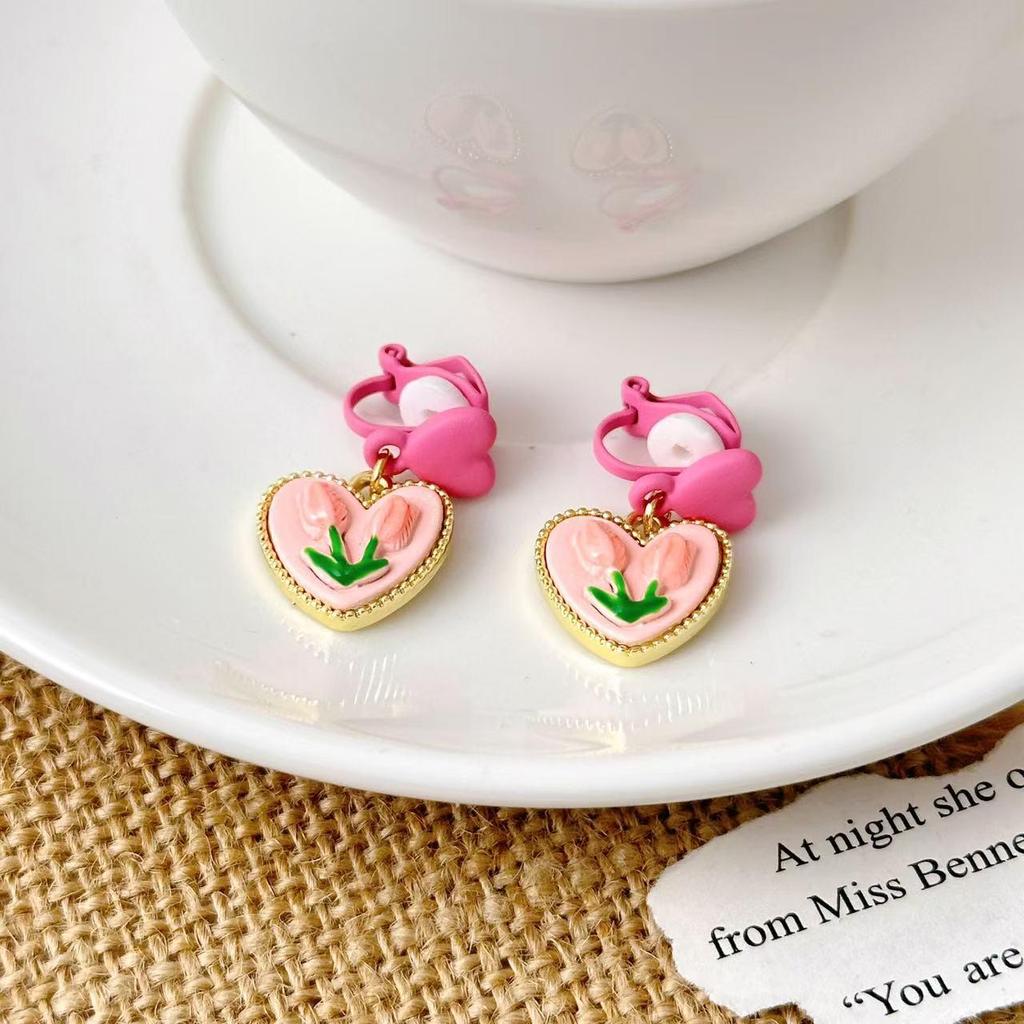 Korean Xiaoxiang Love Heart Earrings: High-End Summer Sweet Design with Niche Oil Drop Accents