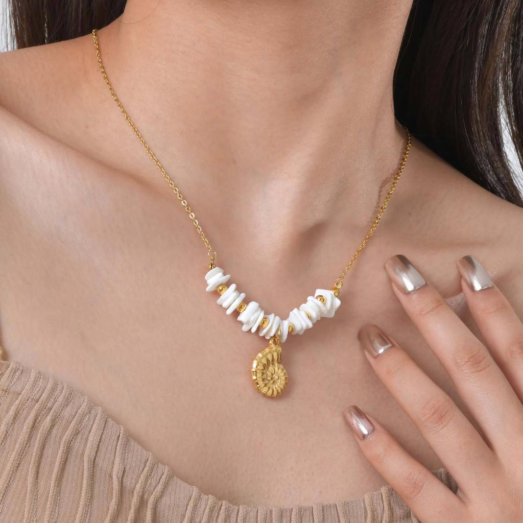 Fashion Jewelry Stainless Steel White Shell Square Conch Gold Necklace Ladies Accessories