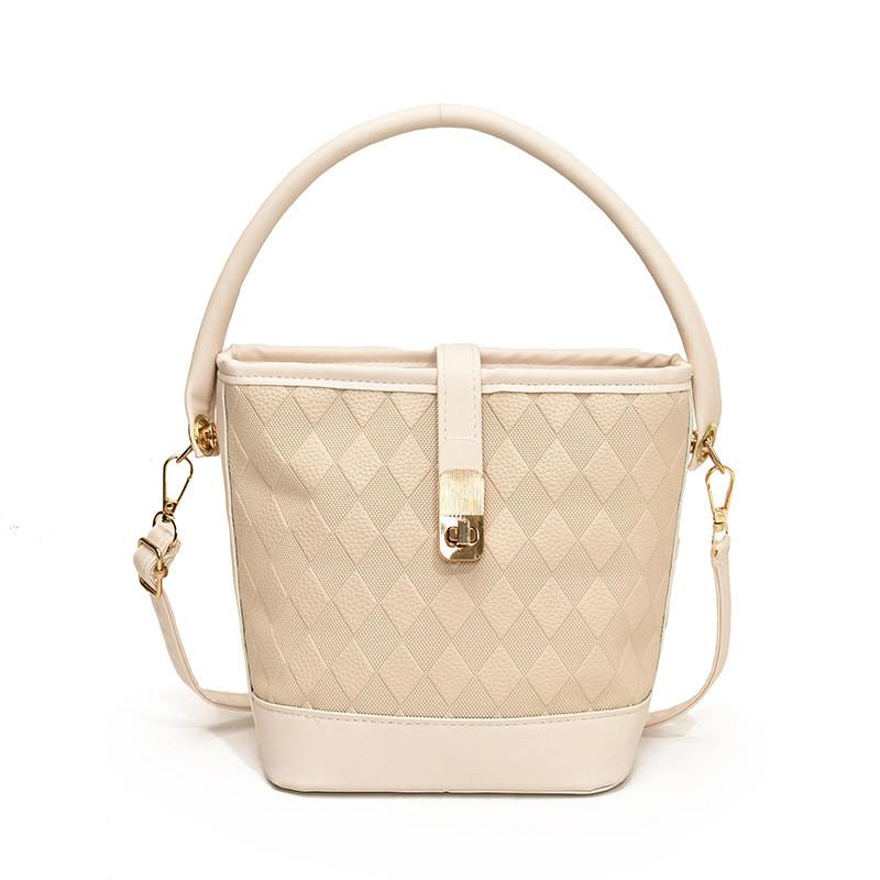 Stilvolle und trendige Beuteltasche für Damen im schicken Colorblock-Design, perfekt für Sommertage