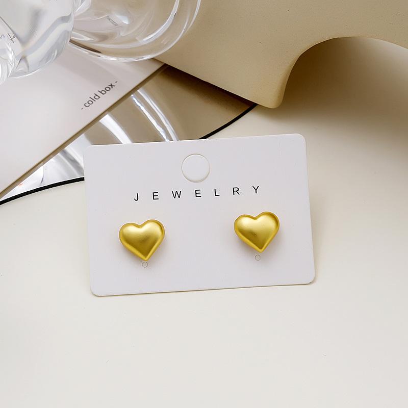 Cute Love Stud Earrings Three-Dimensional Peach Heart Stud Earrings Simple Jewelry Stud Earrings