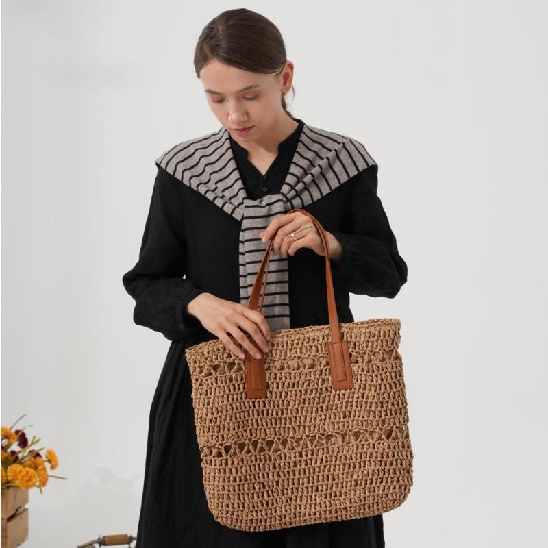 Versatile Hollow Straw Bag Shoulder Hand-woven Bag Large Capacity Tote Bag Seaside Vacation Beach Bag Women