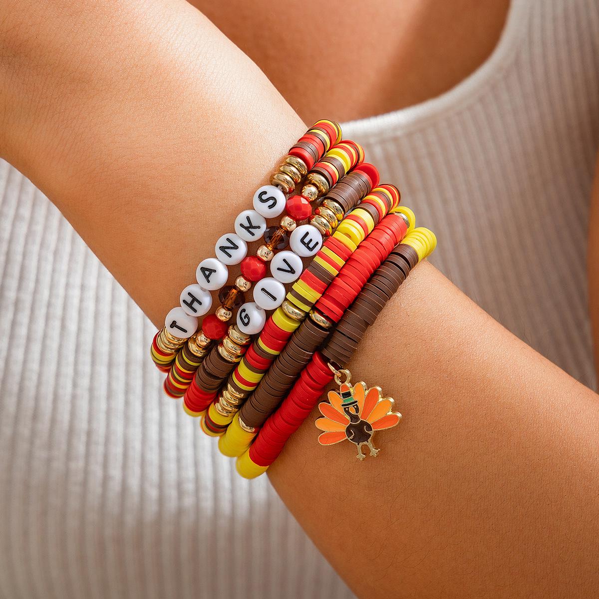 

Креативный набор браслетов ручной работы из акриловых бусин с дизайном в виде кленового листа ко Дню благодарения