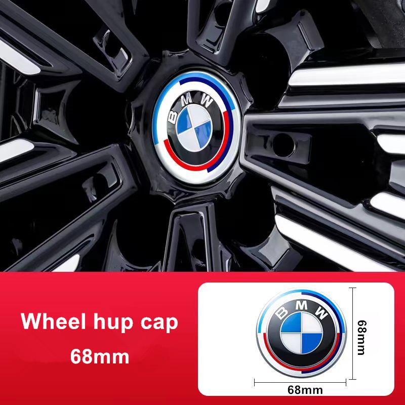 Emblemat na maskę przednią z logo BMW na 50-lecie 81mm+Znaczek tylny 74mm+Dekielek na piastę koła 68mm+Naklejka na kierownicę 56mm 46mm