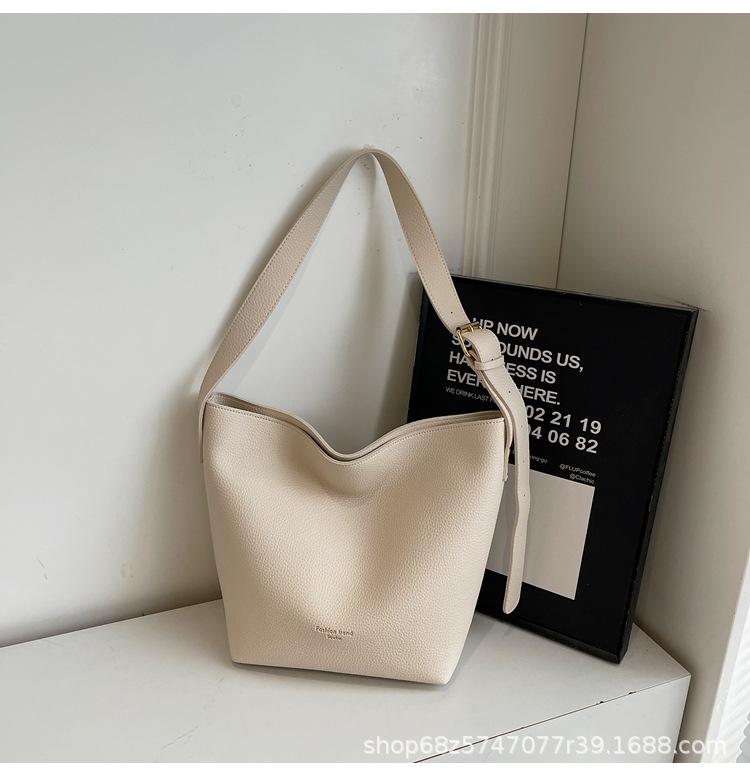 Retro Casual Bucket Bag Women's 2025 New Simple Fashion Shoulder Bag Fashion Sense Simple Commuter Crossbody Bag