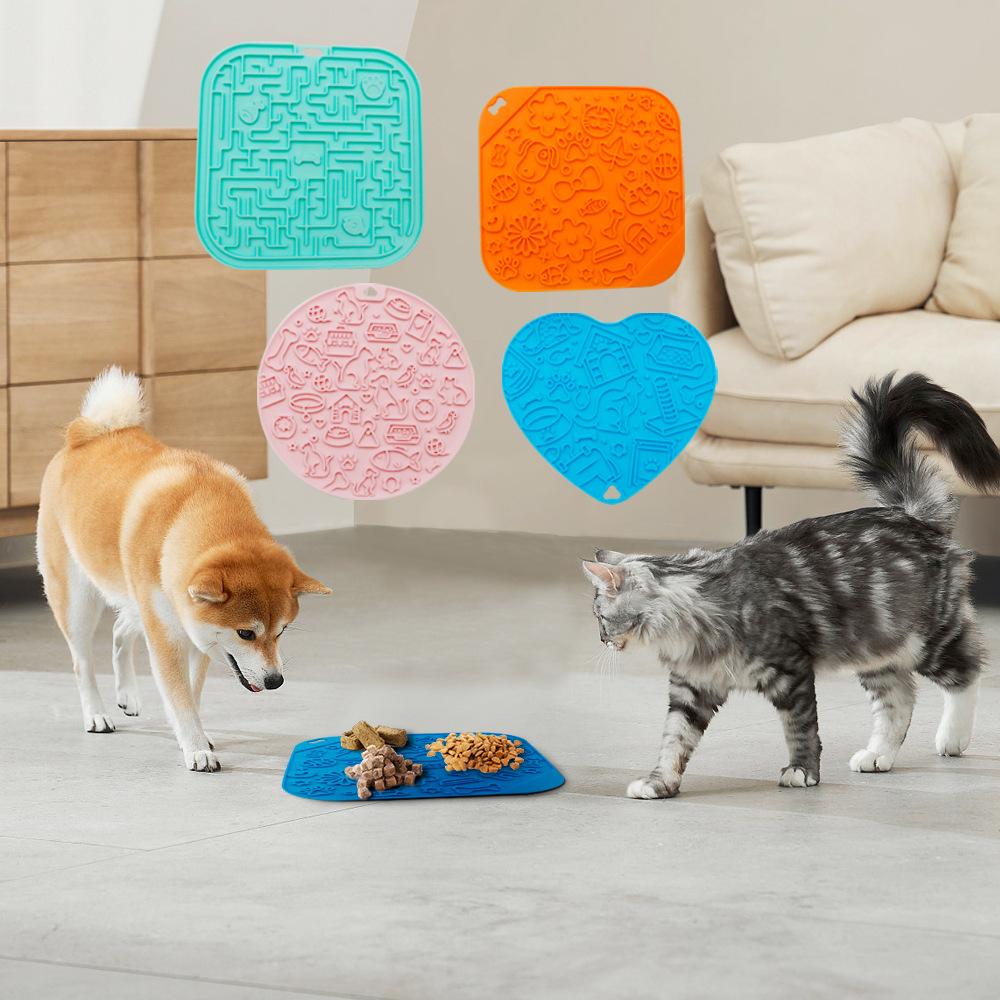 Pet Licking Food Pad Plate Non-slip Cat and Dog Licking Food Pad Sub-format Pet Slow Food Bowl Anti-choking Silicone Pet Licking Pad