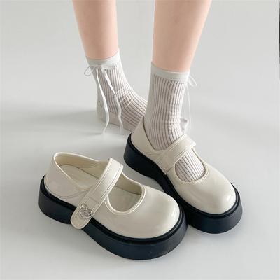 Chaussures simples peu profondes à semelles épaisses noires rétro polyvalentes mode pour femmes été 2025 avec jupe petites chaussures en cuir rehaussantes chaussures Mary Jane