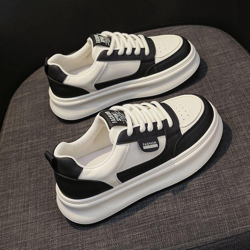 2025 New Popular Versatile Platform White Shoes Women's Spring and Autumn Niche Super Fire Board Shoes Casual Sports Bread Shoes