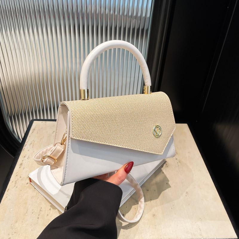 Borsa a Spalla Quadrata Piccola in PU alla Moda con Patta Superiore per Uso Quotidiano Casual