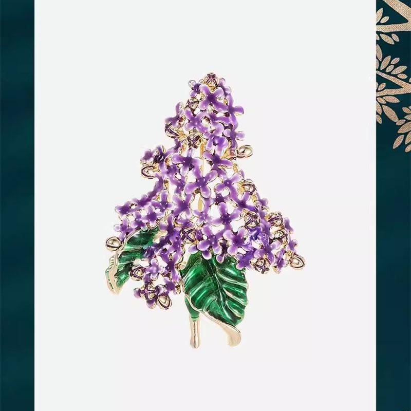 

Брошь «Сиреневая лилия», Высококлассный женственный шарм, Эмалевая брошь, Нишевая и изысканная, Небликующая булавка