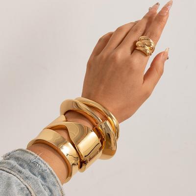 Elegantes vergoldetes großes Damenarmband - Modische & umweltfreundliche hoch elastische Legierung