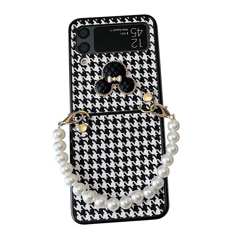 Applicable Samsung Folding Screen Protective Case Portable Pearl Chain Zflip4 Light Luxury Flip Phone Case Bear Cute Girl