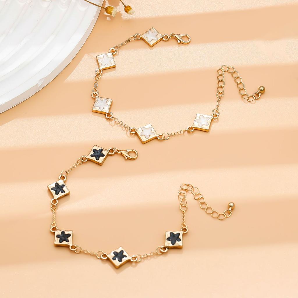 Hot-selling temperament versatile five-leaf clover flower jewelry simple and high-end women's bracelet jewelry