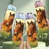 1 Stück Pferd weidet auf der Wiese Szene 750ml Farbe Kunststoff Sport-Wasserflasche Auslaufsicher Klappdeckel mit Strohhalm Geeignet für Sport Büro Zuhause