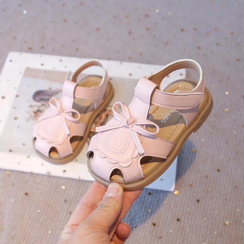 Classic Girls Sandals Kids Beach Shoes Anti-kick Cut-outs Breathable 2025 Summer Brand New Children Sandals T-strap Cute Bowtie