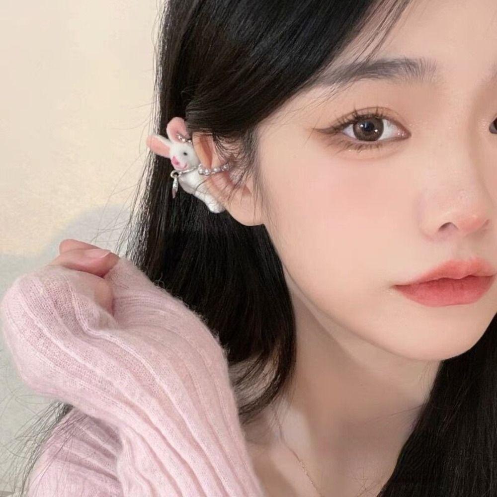 

Серьги в Корейском стиле без пирсинга в виде кролика, креативный подарок, 2023, плюшевые женские серьги с зажимом для ушей кролика