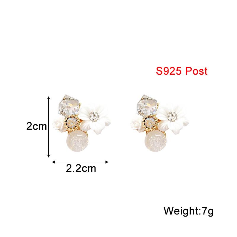 Retro Bohemian Blossoms of Flowers Stud Earrings Black White Square Crystal Women's Small Earrings Vintage Unusual Ear Jewelry