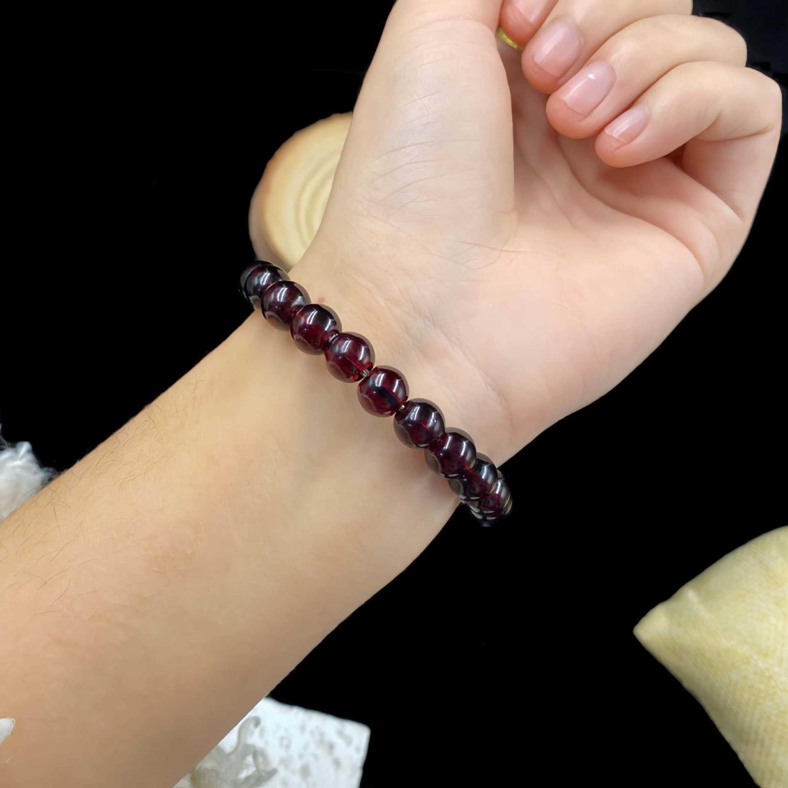 Оранжевые кристаллы 8 мм превращены в стильный браслет One Size