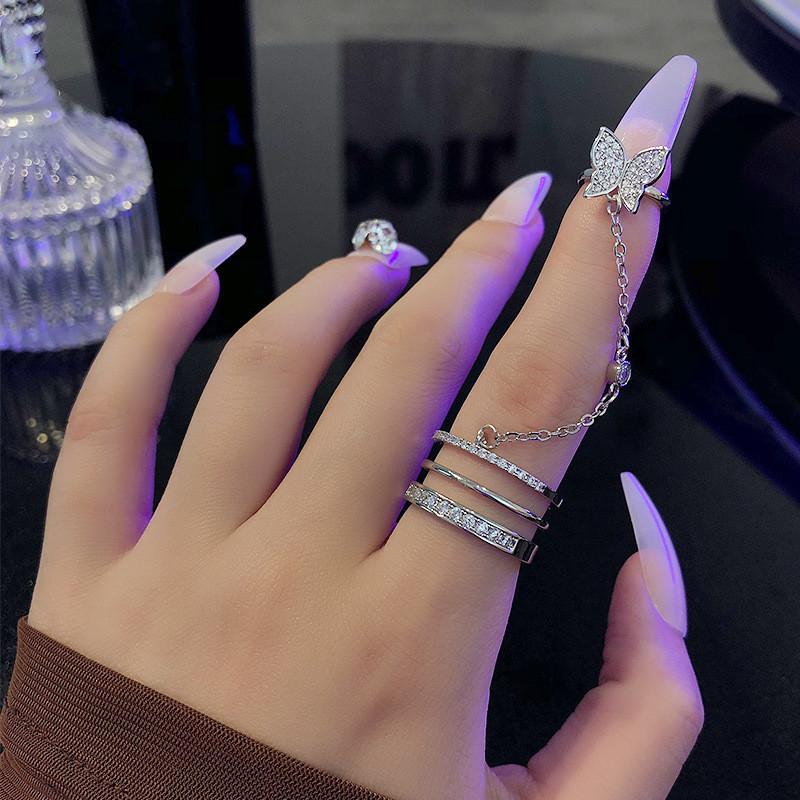 Copper Unique Fashionable Ring For Women With Adjustable Size And Design Exaggerated