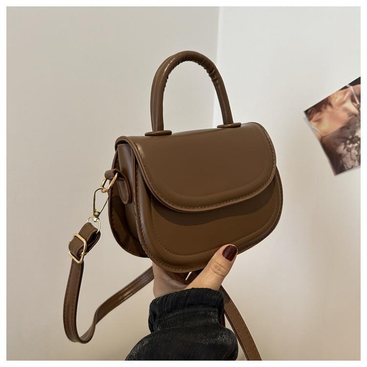 Trendy Vintage Saddle Bag 2024 Spring Summer New Versatile Tote Bag Stylish Casual Shoulder Crossbody Bag Wholesale