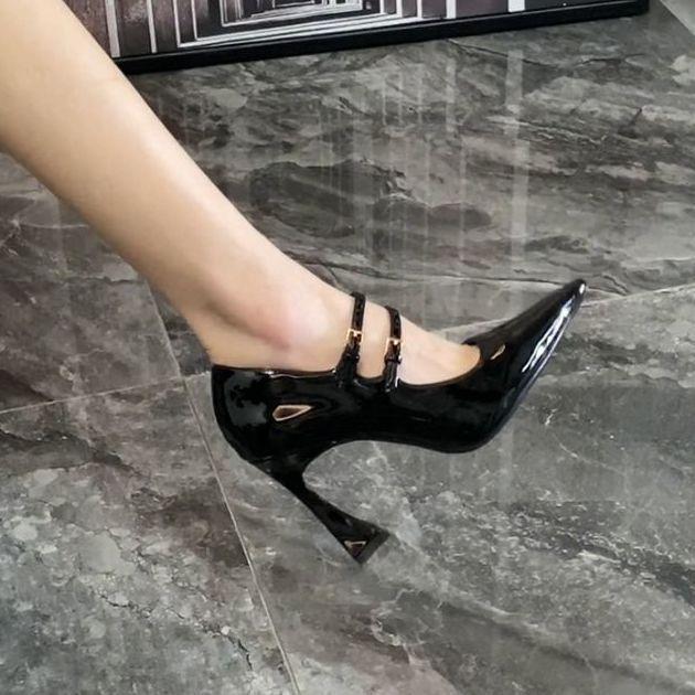 Black Fashion Versatile Horseshoe Heel Single Shoes Autumn 2025 New Thick Heel Pointed Two Word Belt Buckle High Heels
