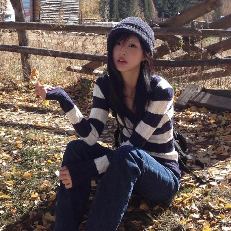 2KWEIRD Y2k V-neck Striped Sweater Vintage Harajuku Knit Slim Pullovers Korean Style Knitwear 2000s Aesthetics