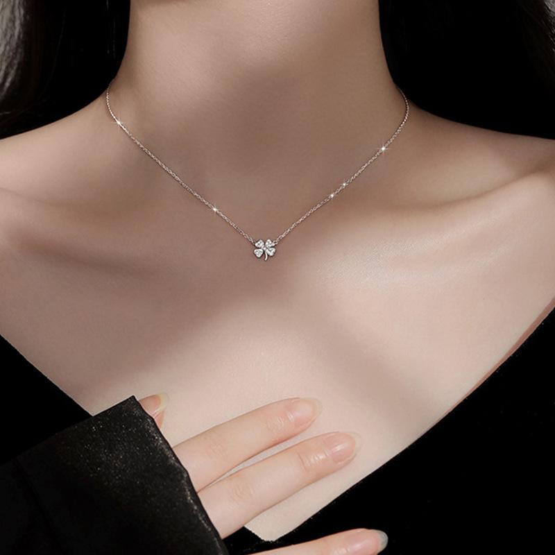 Korean Cold Wind Necklace, Silver Four-leaf Clover Necklace, Women's Niche Light Luxury New Lucky Leaf Pendant Necklace