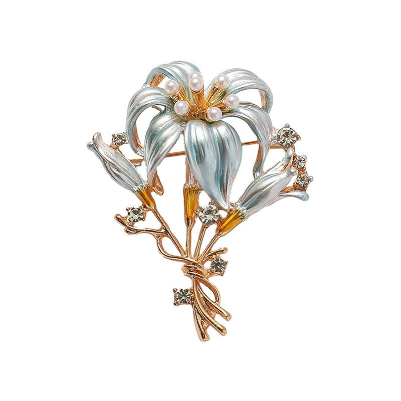 Fashionable Elegant Lily Flower Brooch