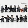 12 Schwarze Minifiguren Swat Puppe M8002 Kleines Bausteinspielzeug Zubehör Waffe Hund Schild Montage