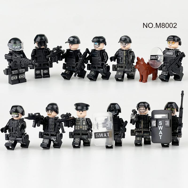 12 Schwarze Minifiguren Swat Puppe M8002 Kleines Bausteinspielzeug Zubehör Waffe Hund Schild Montage