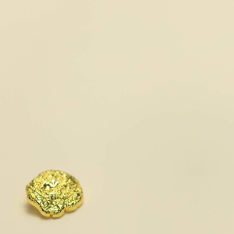 

Мятое пальто-чеонгсам свободного покроя с металлическими пуговицами и декоративными пуговицами в западном стиле Bark Texture Imitation Gold 46mm