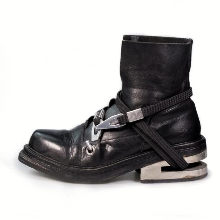 Fashion Black Vintage Ankle Strap Climbing Hook Decorative Short Boots 2025 Autumn New Metal Heels Unisex Mid-Calf Chelsea Punk Boots