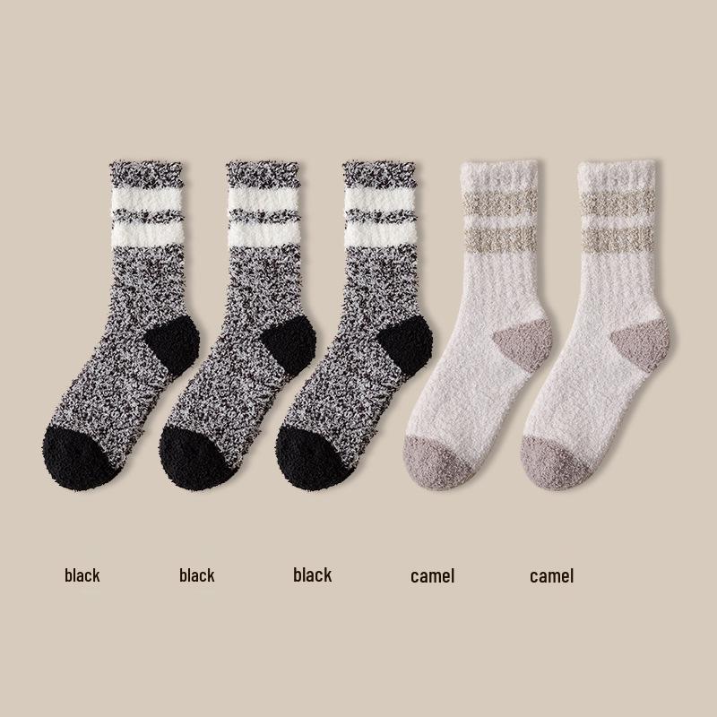 Herren Schwarze Halbhohe Verdickte Korallenfleece-Socken - Gemütliche Herbst-/Winter-Hausbodensocken