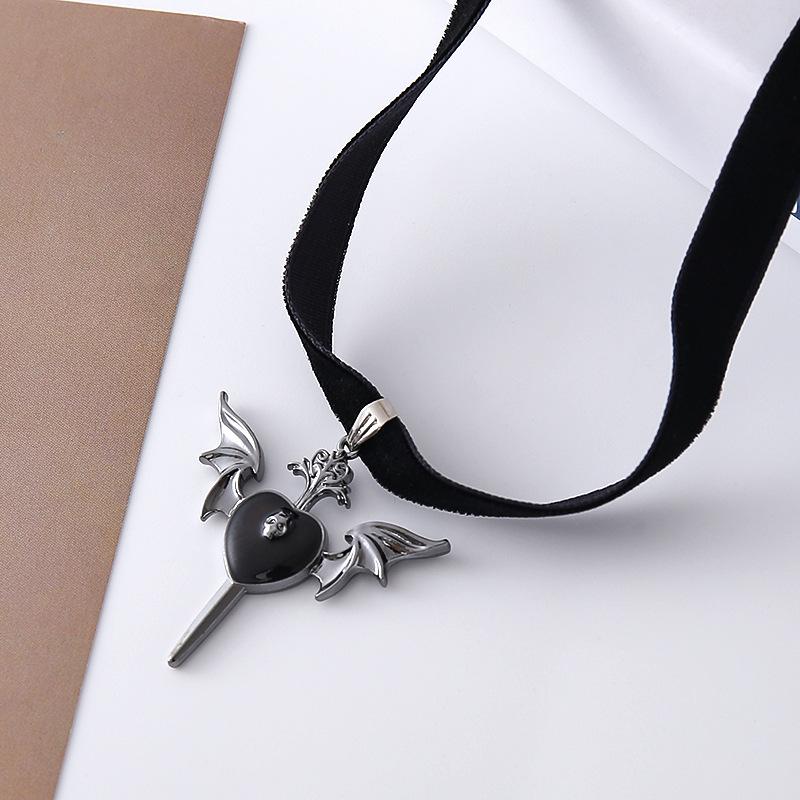 European and American Halloween Dragon Pendant Heart Sword Necklace - High-End Luxury Jewelry for Women